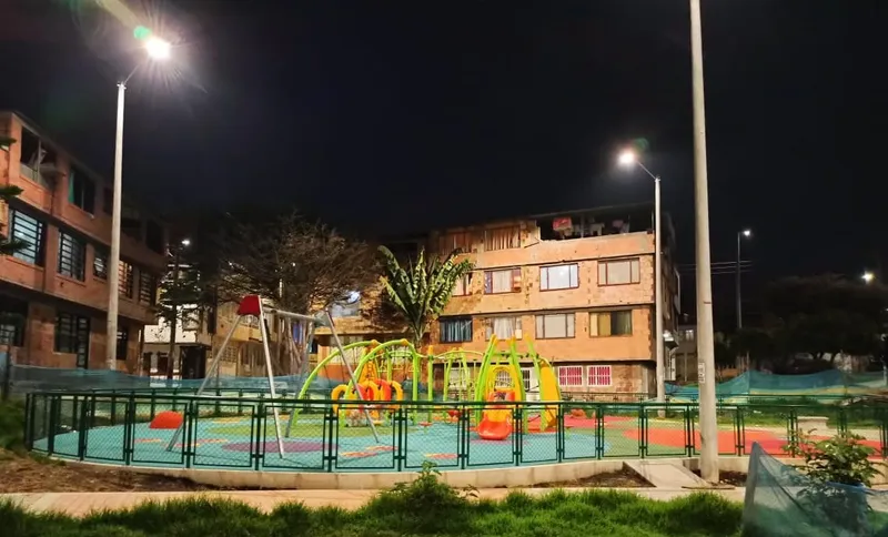 Vista nocturna del parque Miravalle tras la intervención de alumbrado